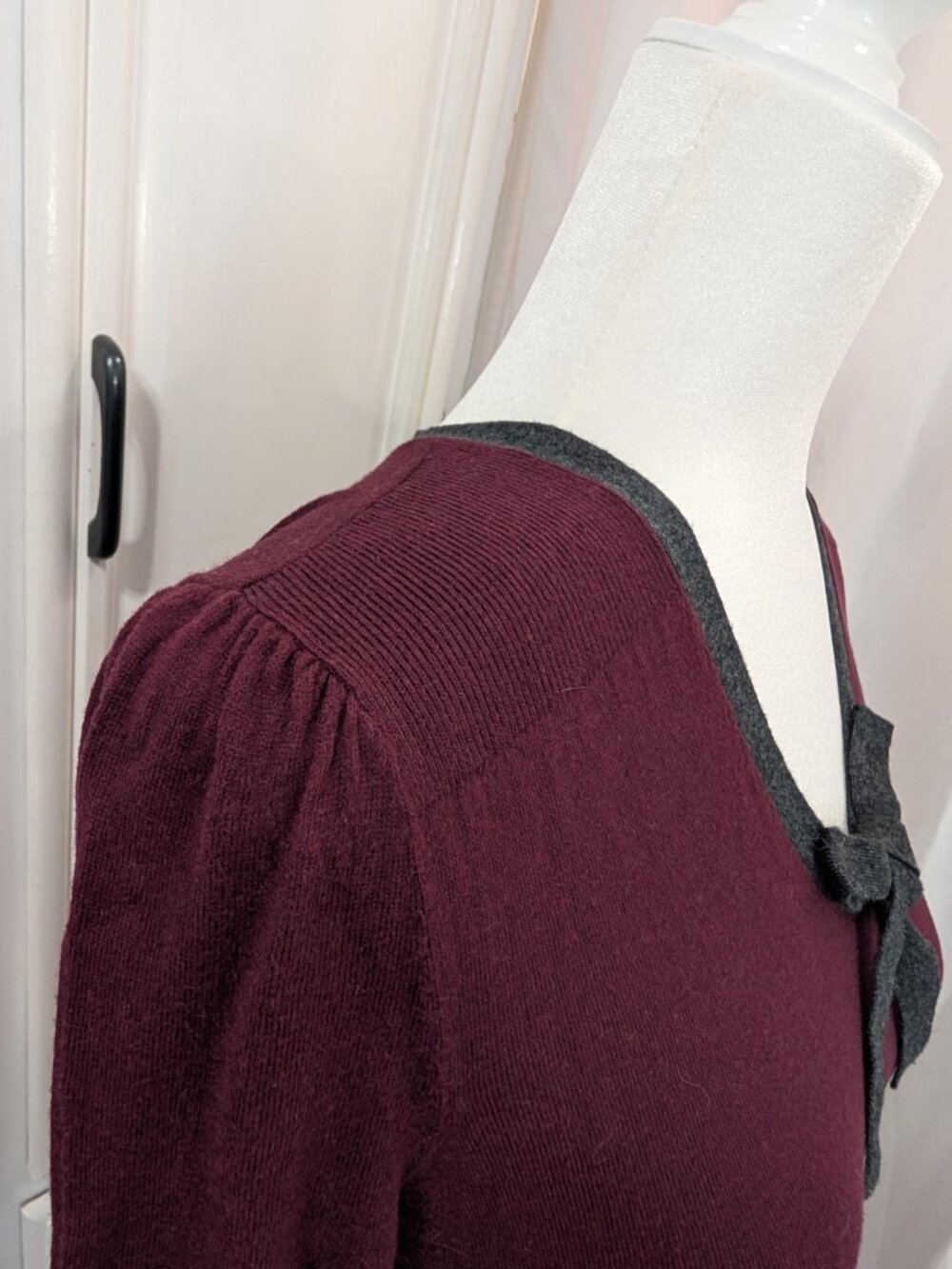 Romantic Dark Academia Preppy Twee Feminine Fall Burgundy Bow Knit Sweater, SP - Picture 5 of 13
